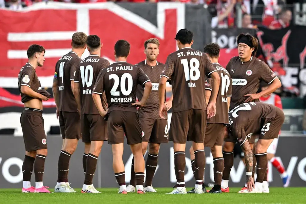 DFB-Pokal: Drittligist Rot-Weiß Essen gelingt Überraschung gegen St. Pauli - BILD